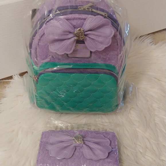 💜💚FIRM! NWT DISNEY LOUNGEFLY LITTLE MERMAID ARIEL SEQUINED MINI BACKPACK & WAL - Picture 2 of 9